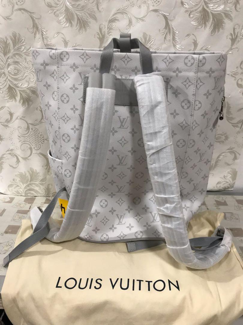 Pre-Owned Louis Vuitton Chalk Backpack 186434/136