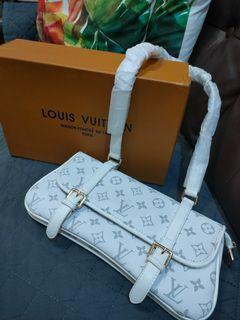 Louis Vuitton White shoulder bag