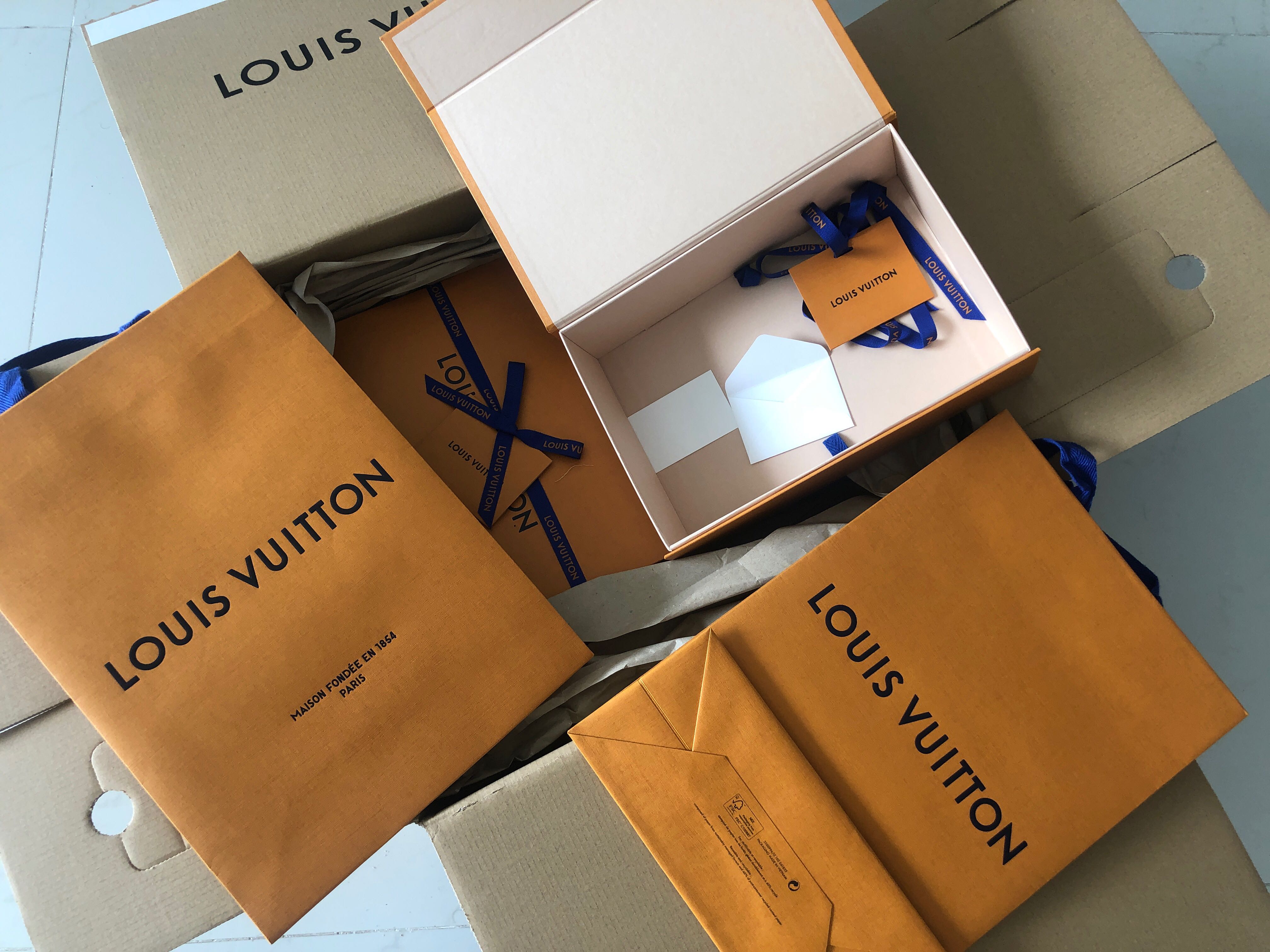 Louis Vuitton wrapping box