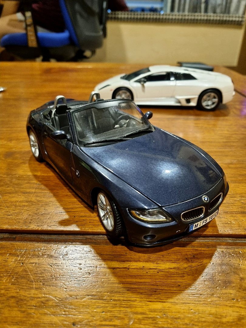 Maisto 1 18 BMW Z4 Hobbies Toys Memorabilia Collectibles