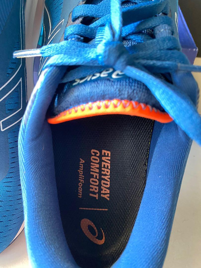 Asics amplifoam store