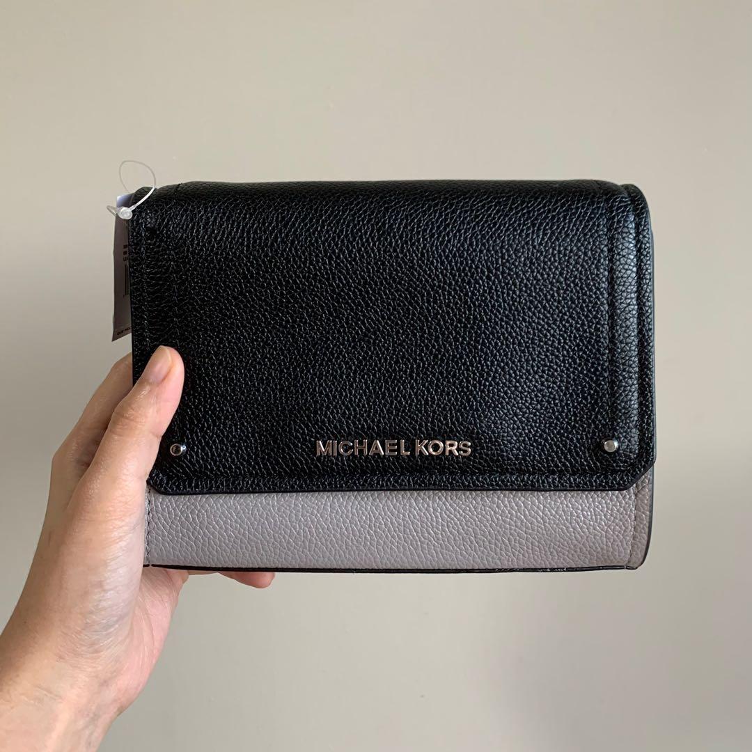 Michael Kors Hayes Small Clutch