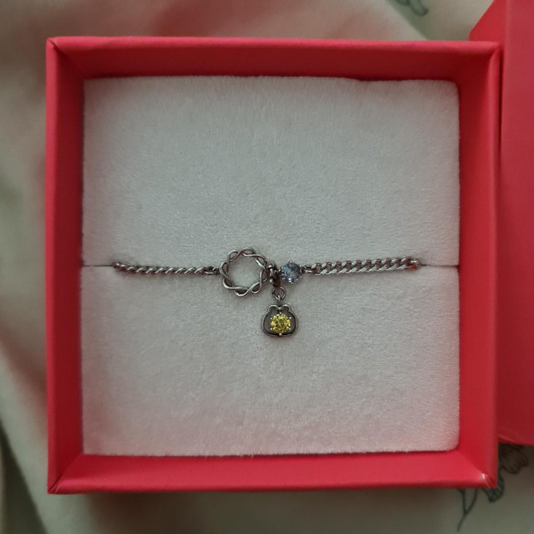 monsta x twotuckgom wonho bracelet, Hobbies & Toys