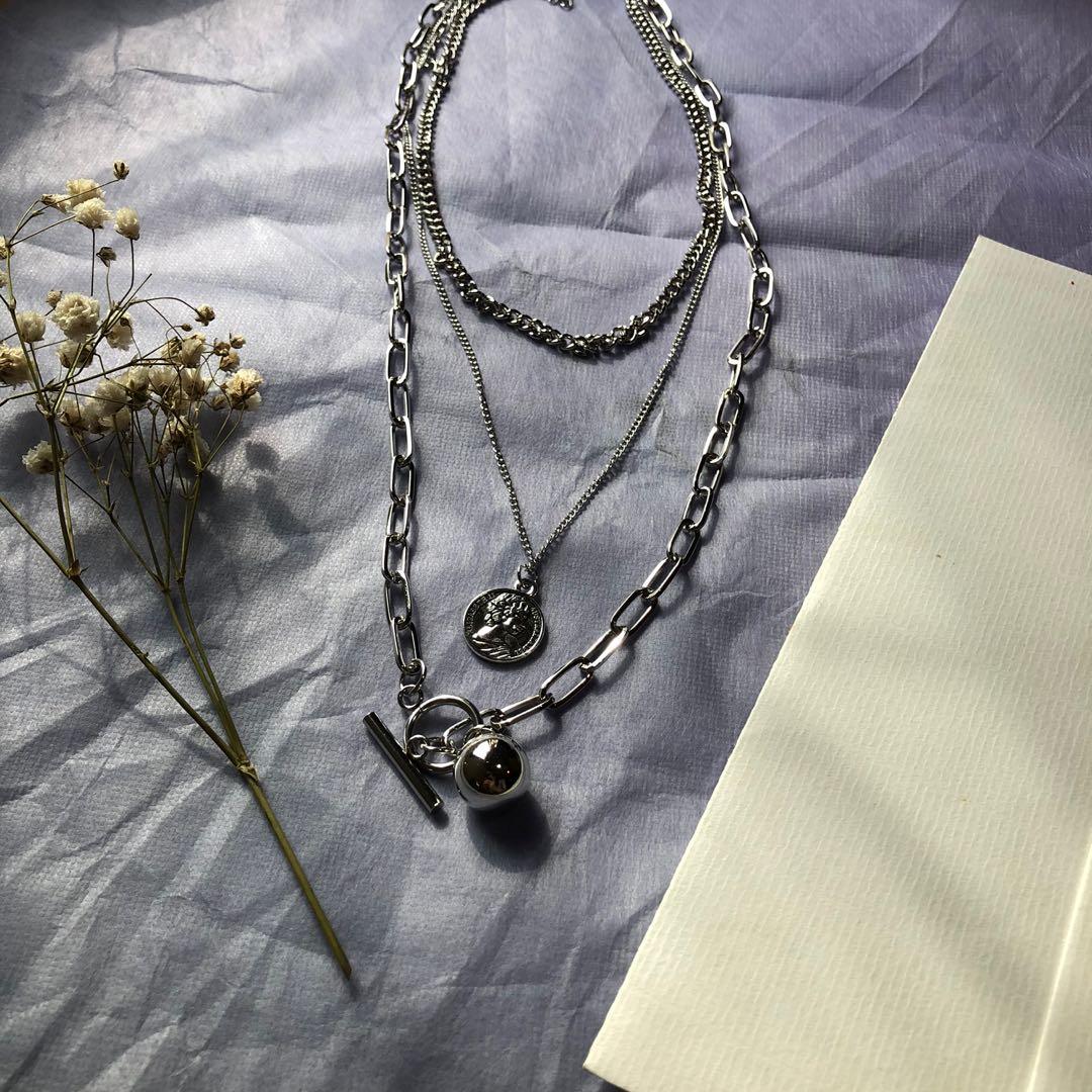 Multi-Layered Chains (Category: Accessory holder, box & organisers) located in Shah Alam. Submitted by kendra_ (Listing ID 1098565192, Image 1). Description: - BOTH men’s and women’s fashion (unisex) - Brand new - I have 2 for sale at RM8/set - All are brand new and unused - They’re detachable, can be worn as 3 individual pieces or stacked together - Wearing these accessories can really add volume and spice to your plain and simple outfits 🤩😍.