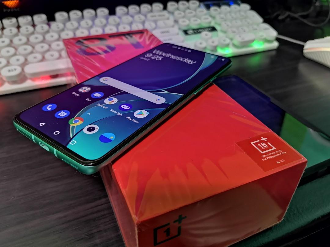 OnePlus 8T 256GB 12GB Ram Global Rom Complete (Category: OnePlus) located in Manila. Submitted by upgradersgadgets (Listing ID 1098601318, Image 3). Description: OnePlus 8T 256GB 12GB Ram Aqua Marine Green Complete Sale or Swap Good as New Global Rom from Digital Walker Packages Unit Orig Case Orig Oneplus adapter Orig Oneplus Type C Cable Sim Injector Manuals Box.