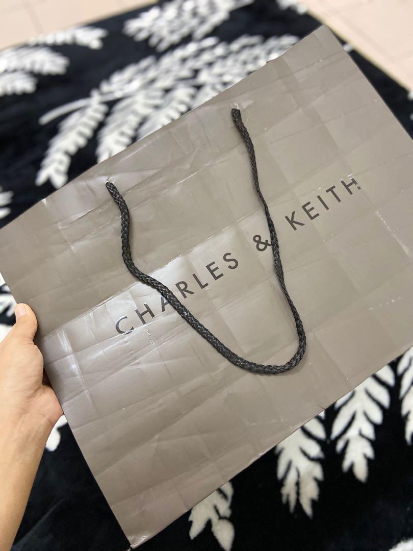 charles and keith burgundy bolsa