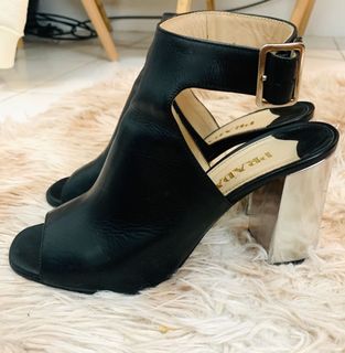 (Category: ) located in . Submitted by fashionsavyy (Listing ID 1098549231, Image 1). Description: .