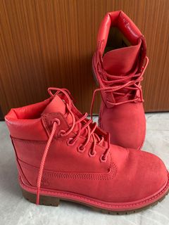(Category: ) located in . Submitted by rainbowlywardrobe (Listing ID 1098506263, Image 1). Description: .