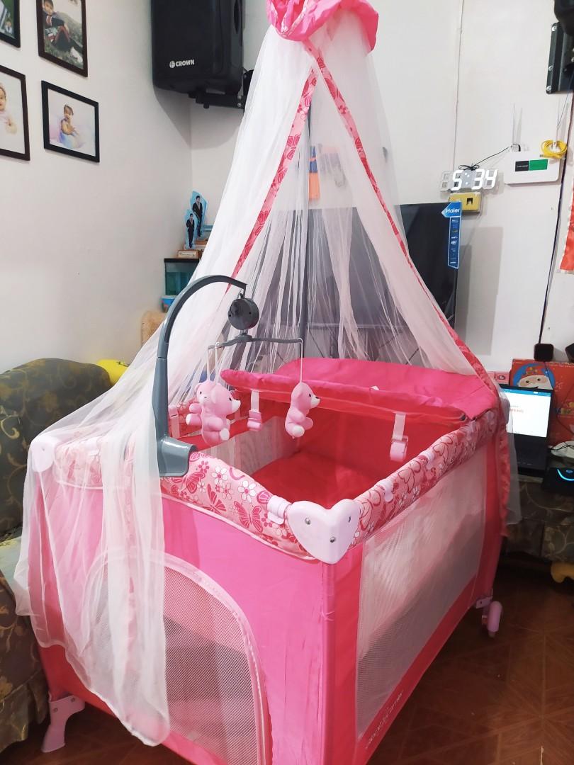 Giant carrier outlet crib pink