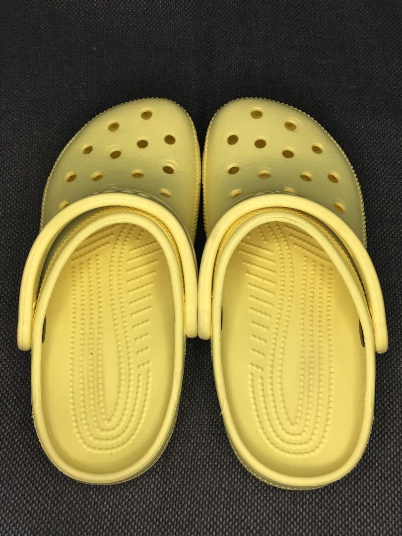 Yellow crocs womens size 7 hotsell