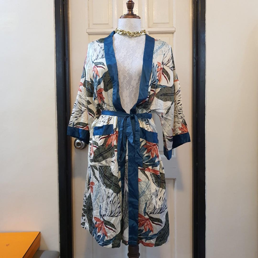 Printed Silk Fabric Night Robe Dress (Category: Dresses) located in Angeles City. Submitted by declutt.rwithme (Listing ID 1098629319, Image 1). Description: 38in height.
