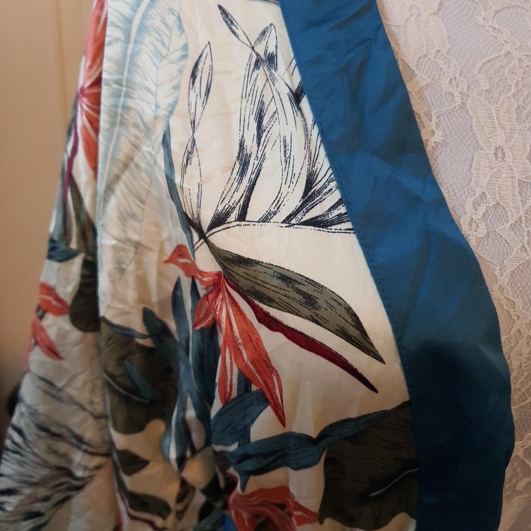 Printed Silk Fabric Night Robe Dress (Category: Dresses) located in Angeles City. Submitted by declutt.rwithme (Listing ID 1098629319, Image 2). Description: 38in height.