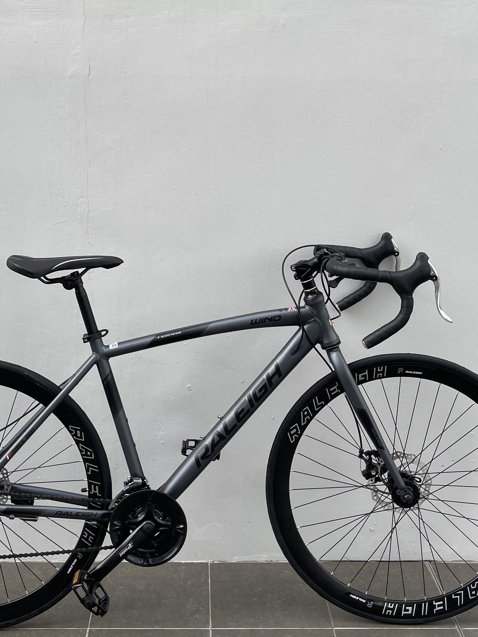 Raleigh r700 sales road bike