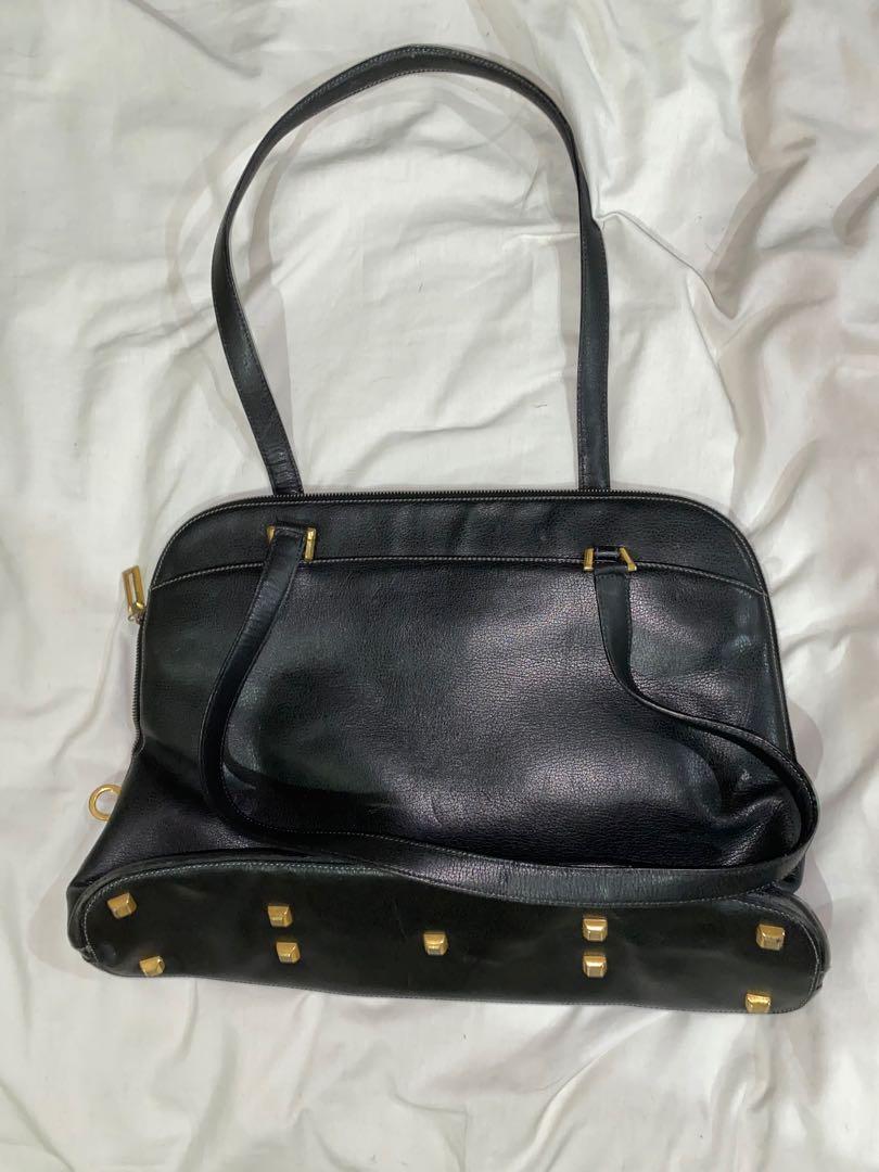 Salvatore Ferregamo black leather bag (Category: Luxury Bags & Wallets) located in Pasay City. Submitted by colazee (Listing ID 1098551945, Image 1). Description: Authentic No care card or bag In excellent conditoon.