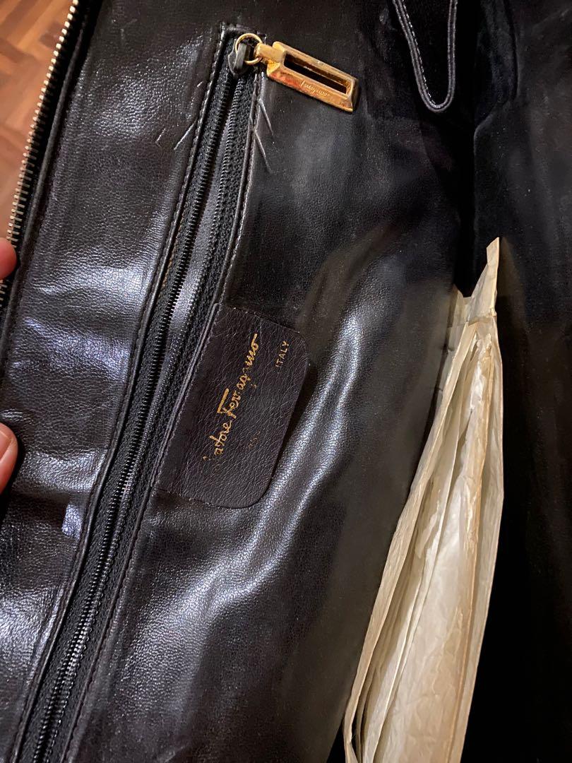 Salvatore Ferregamo black leather bag (Category: Luxury Bags & Wallets) located in Pasay City. Submitted by colazee (Listing ID 1098551945, Image 3). Description: Authentic No care card or bag In excellent conditoon.