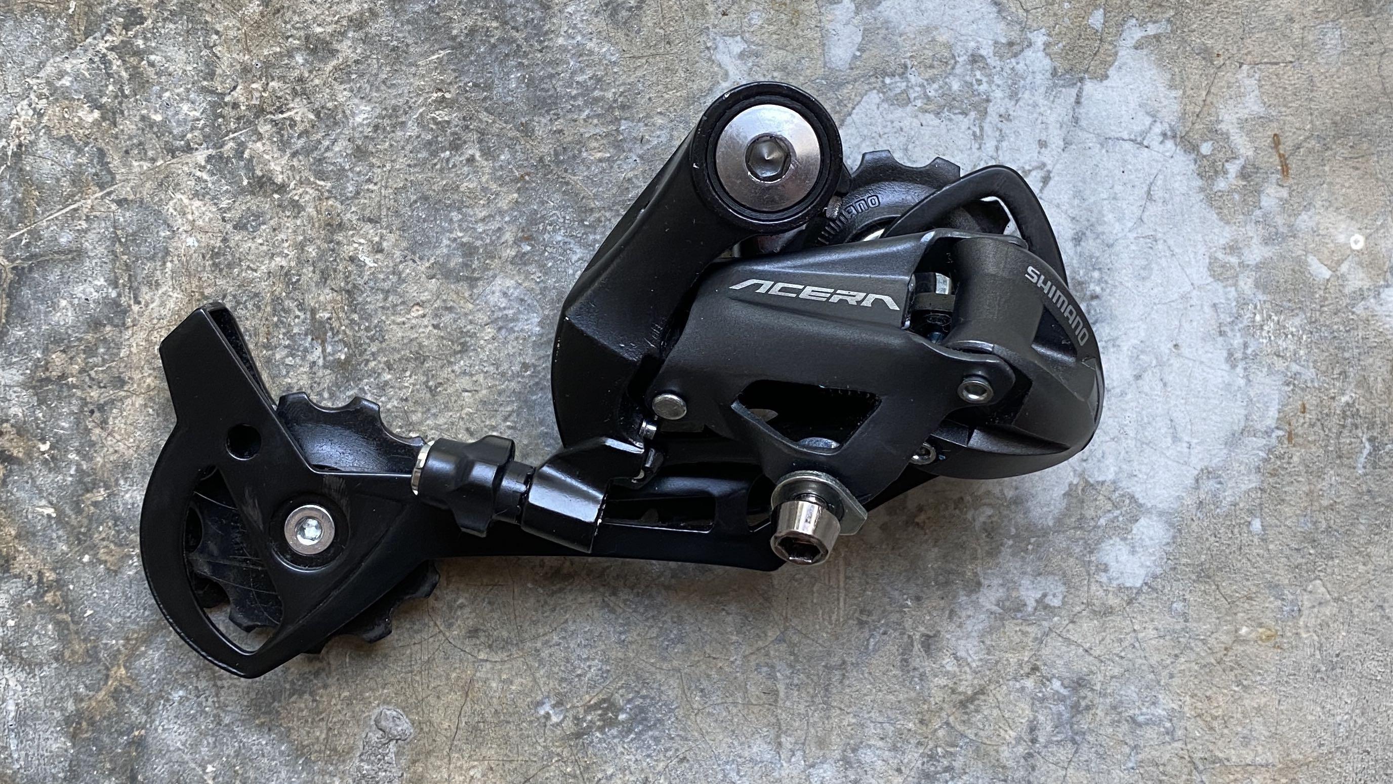 Shimano acera rear outlet