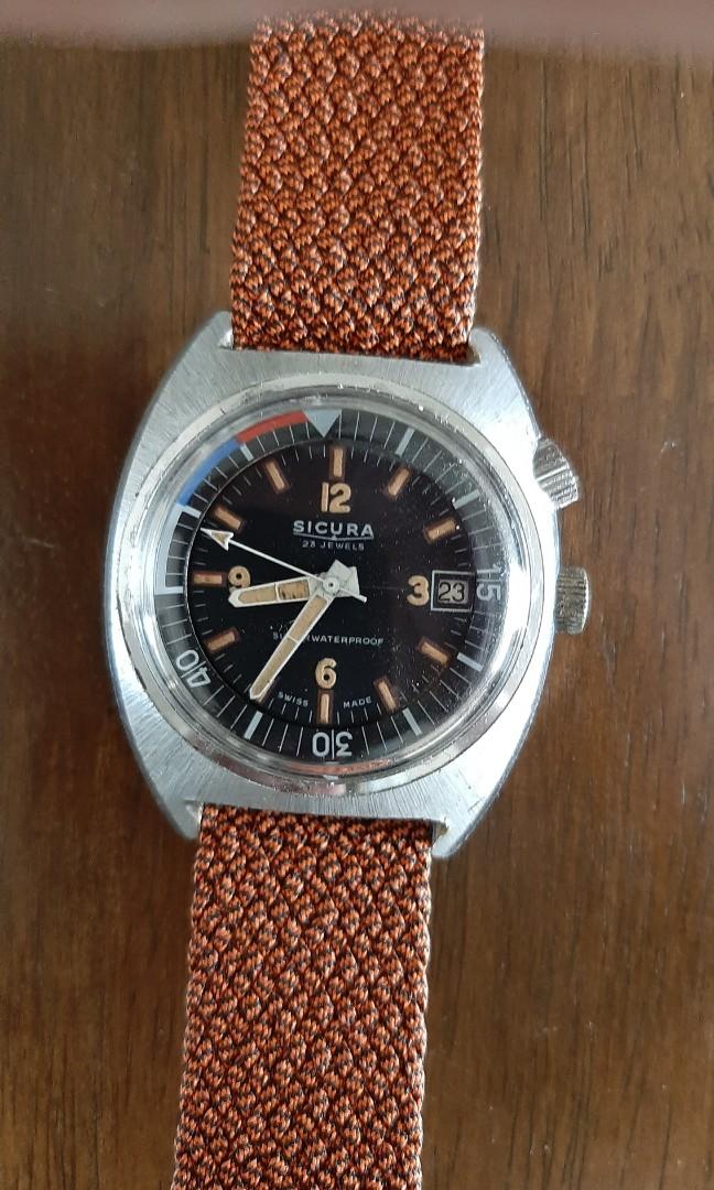 Sicura dual-crown vintage diver watch - compressor case (Breitling),  Luxury, Watches on Carousell