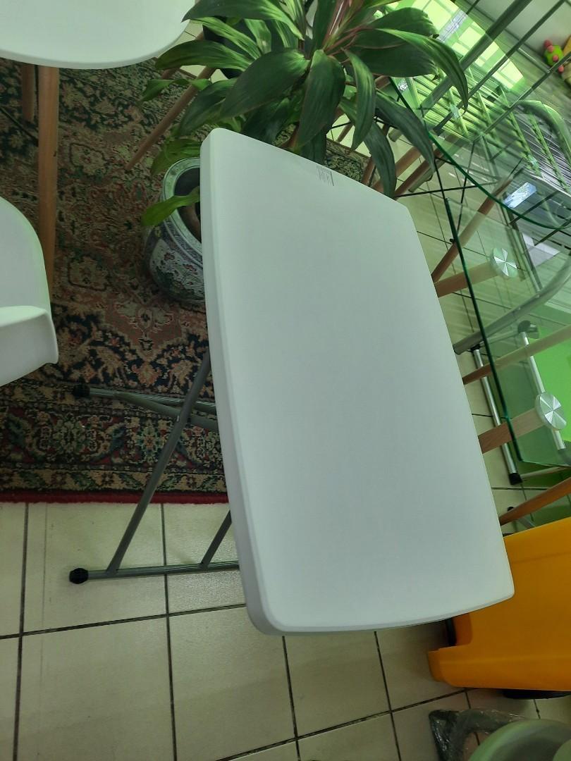 Folding Table w/ Adjustable Height (Category: Tables & Sets) located in Quezon City. Submitted by mf143 (Listing ID 1098440199, Image 2). Description: https://www.facebook.com/jung.nam.73932 Loc: Project 7, QC.