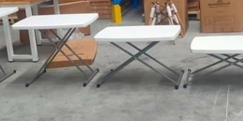 Folding Table w/ Adjustable Height (Category: Tables & Sets) located in Quezon City. Submitted by mf143 (Listing ID 1098440199, Image 1). Description: https://www.facebook.com/jung.nam.73932 Loc: Project 7, QC.