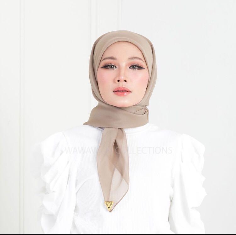 Wawawien Collections Basic Retro In Beige Bronze Muslimah Fashion Scarves On Carousell
