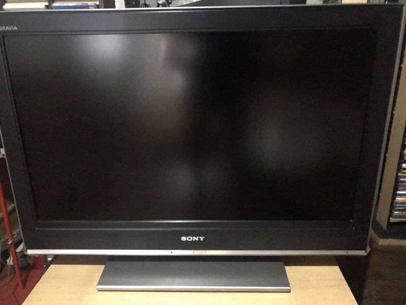 32 in SONY BRAVIA LCD (Category: TV) located in Quezon City. Submitted by sof1958 (Listing ID 1098823210, Image 2). Description: MODEL NO. KLV- 32 V - 300 A 110 volts.
