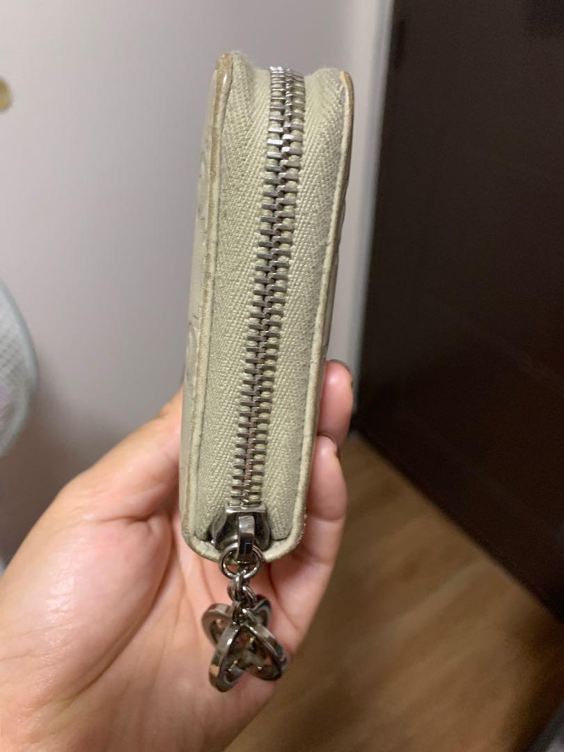 Authentic Preloved Guccisima wallet (Category: Luxury Bags & Wallets) located in Manila. Submitted by yanakolekzione (Listing ID 1098853356, Image 2). Description: Preloved original gucci wallet With box, care card and receipt Please manage expectations as this is a preloved item.