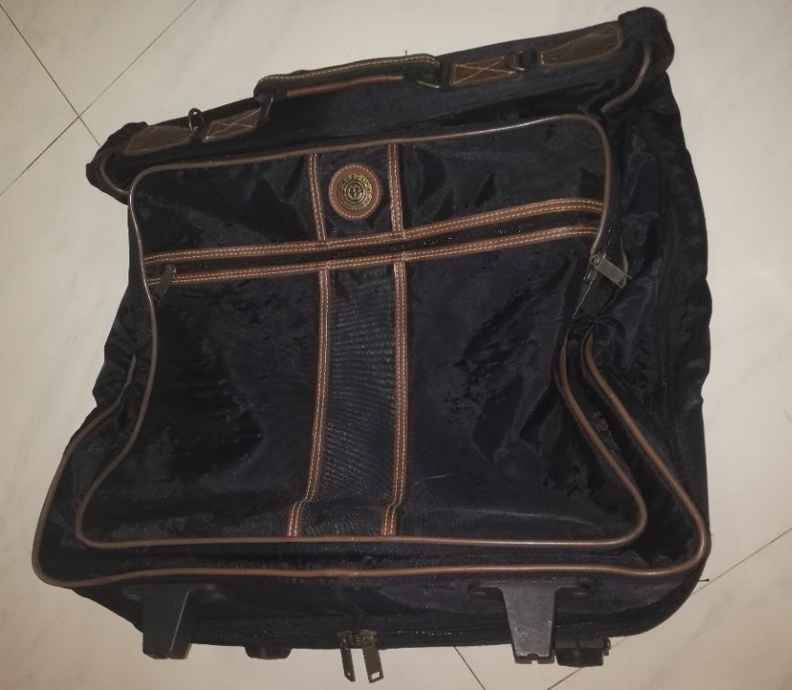Carlton international bag store