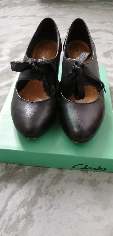Clarks Black Pump (Softwear), Fashion, Footwear, on Carousell