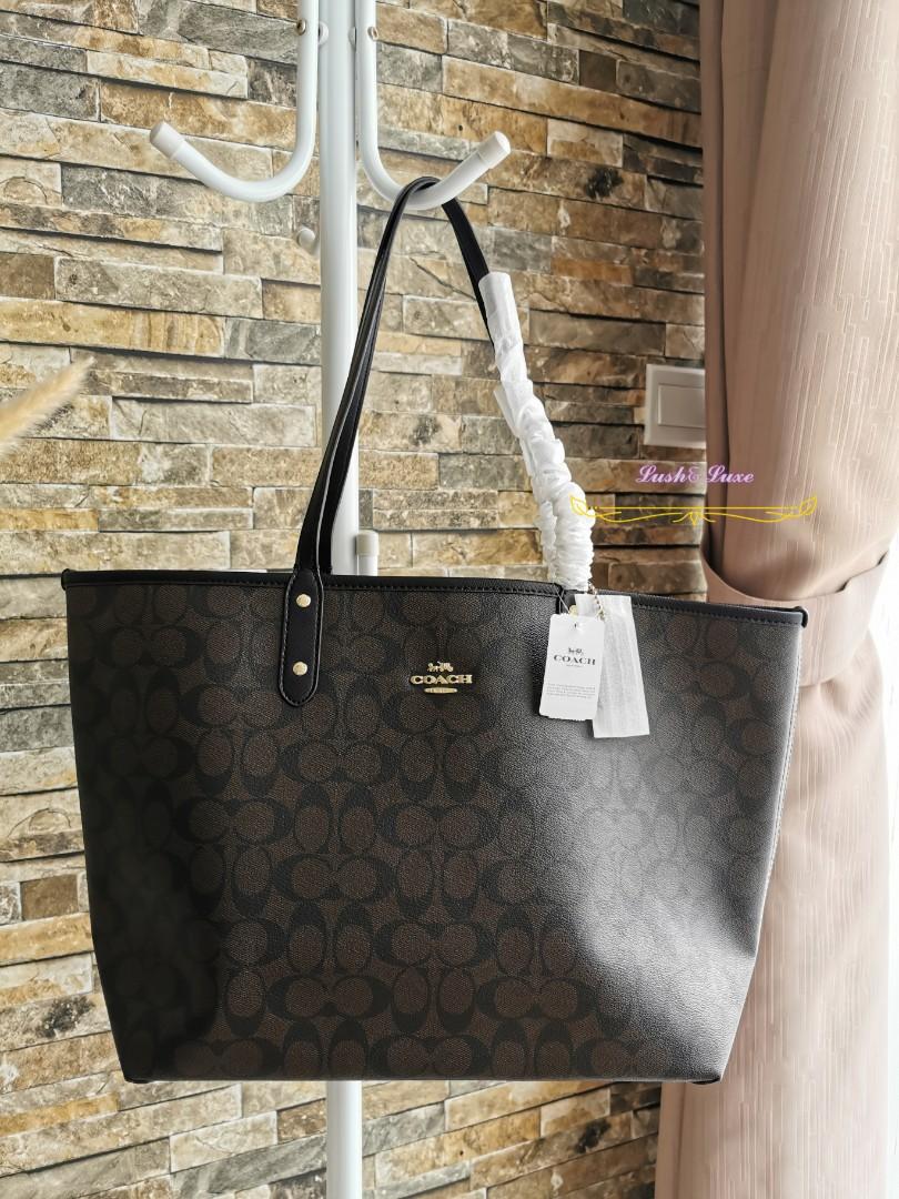 Coach signature hotsell reversible tote