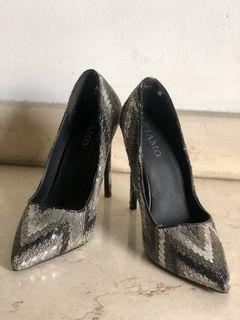 Elegant heels