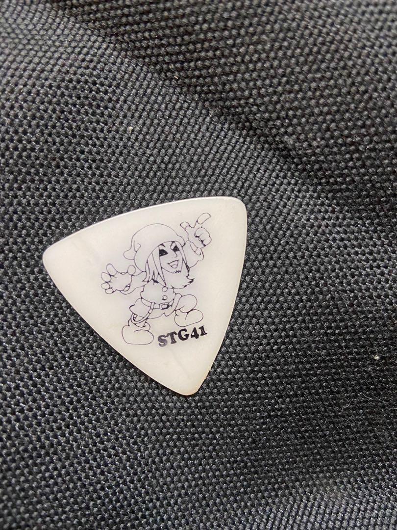 Glay Hisashi Guitar Pick 興趣及遊戲 收藏品及紀念品 明星周邊 Carousell