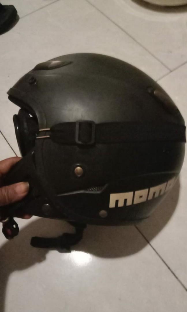 Helm momo retro top