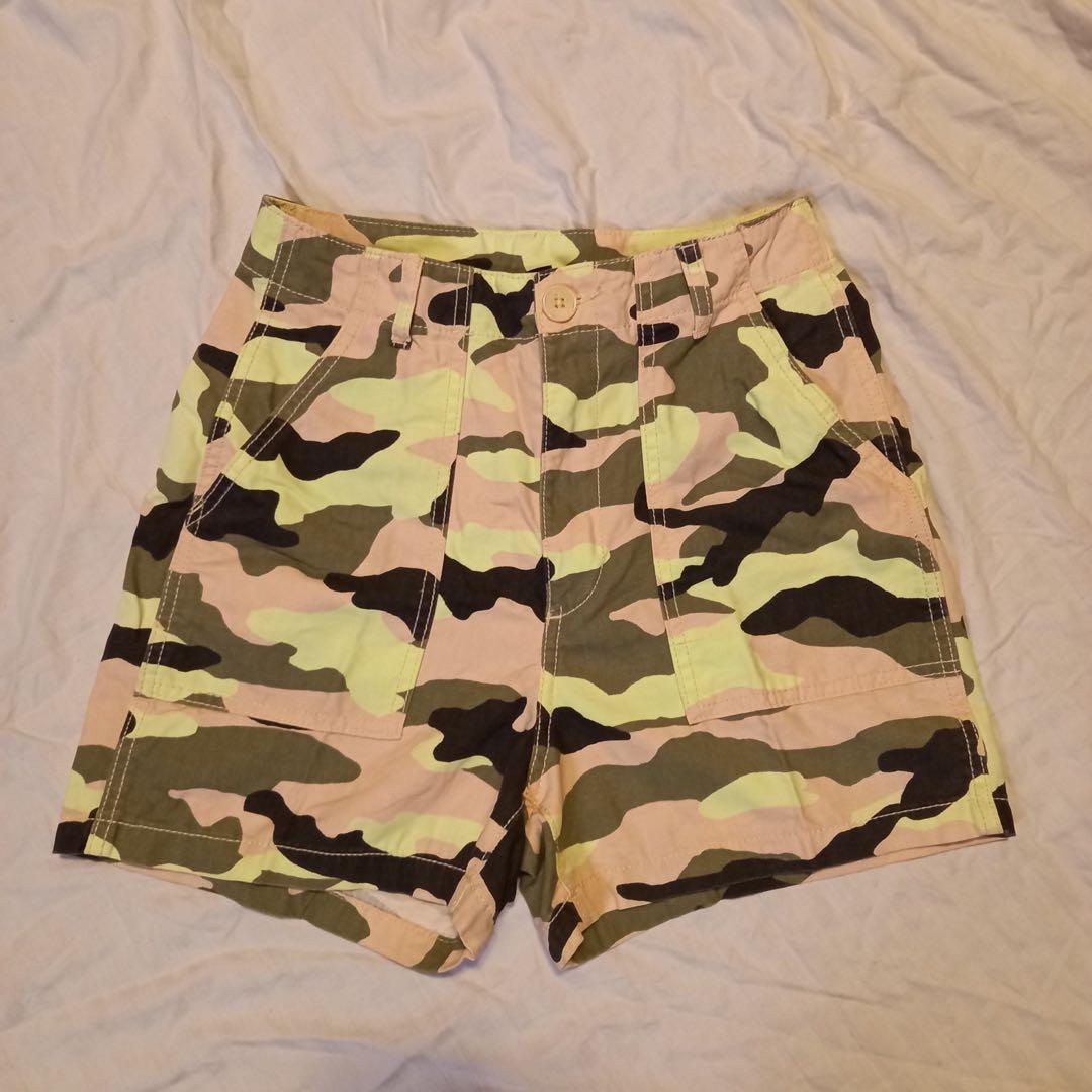 H M DIVIDED Camo High Waisted Shorts Women s Fashion Bottoms Shorts on Carousell