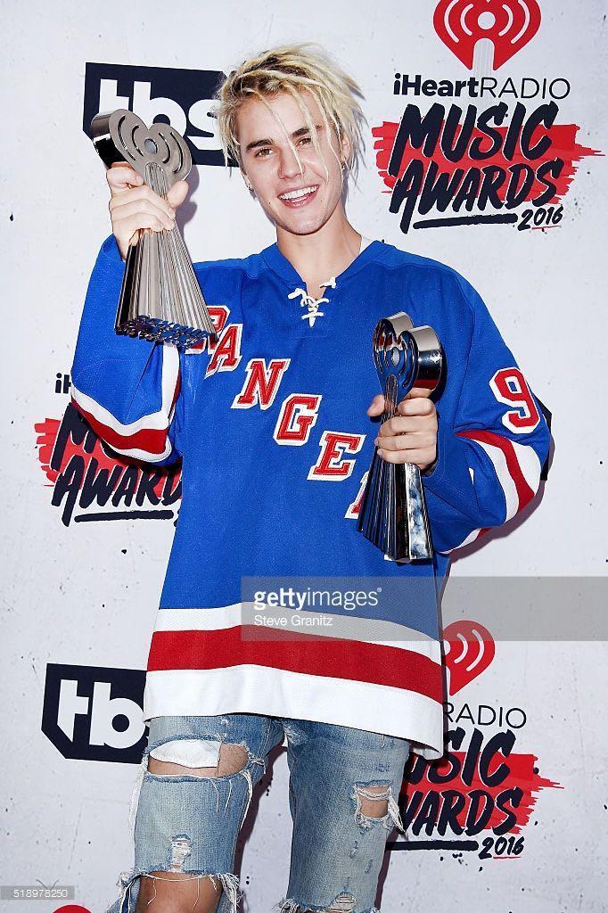 Justin Bieber wearing a Rangers Jersey @IHeartAwards : r/rangers