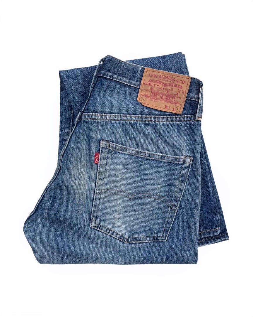 Levi's vintage clothing 501, Fesyen Pria, Pakaian , Bawahan di Carousell