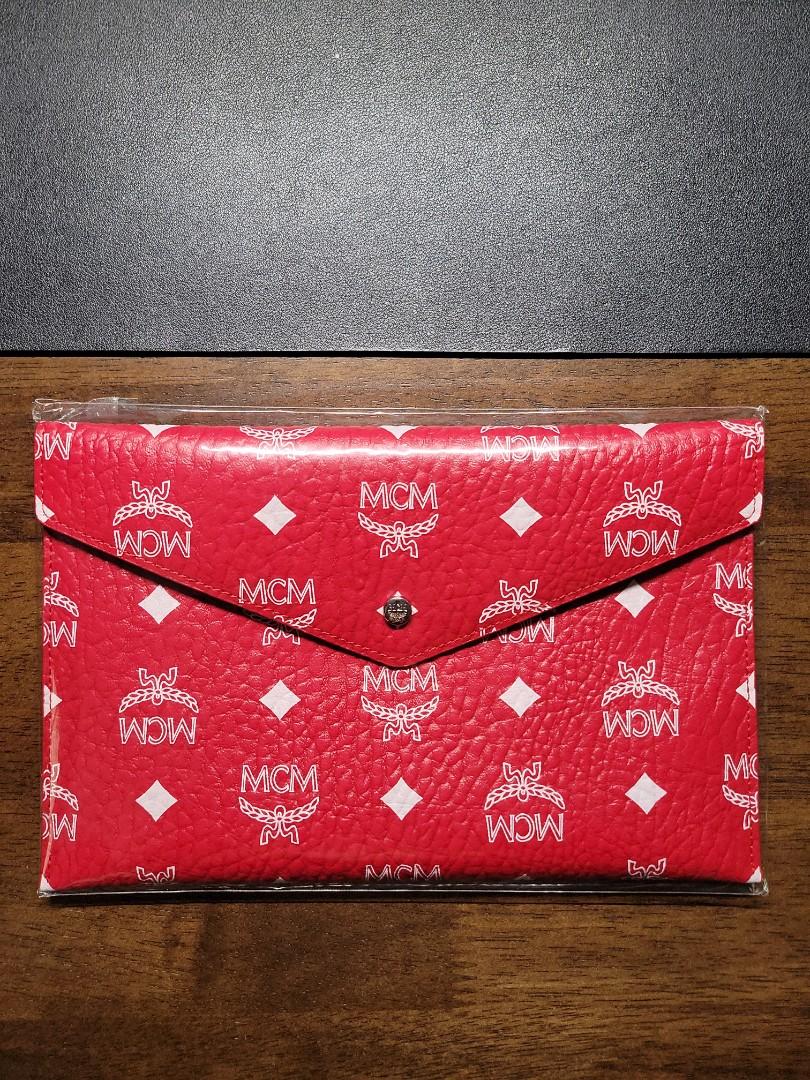 mcm clutch red