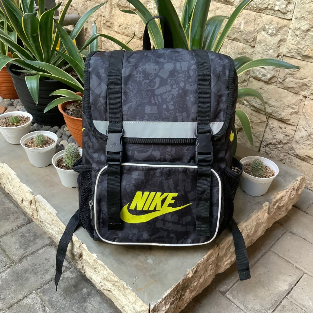 NIKE BIG SWOOSH BACKPACK, Fesyen Pria, Tas & Dompet , Ransel di Carousell