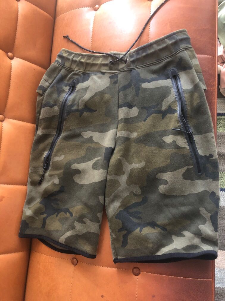 Nike fleece camo store shorts