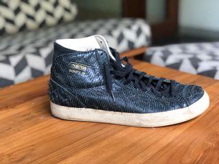 Sepatu Adiddas