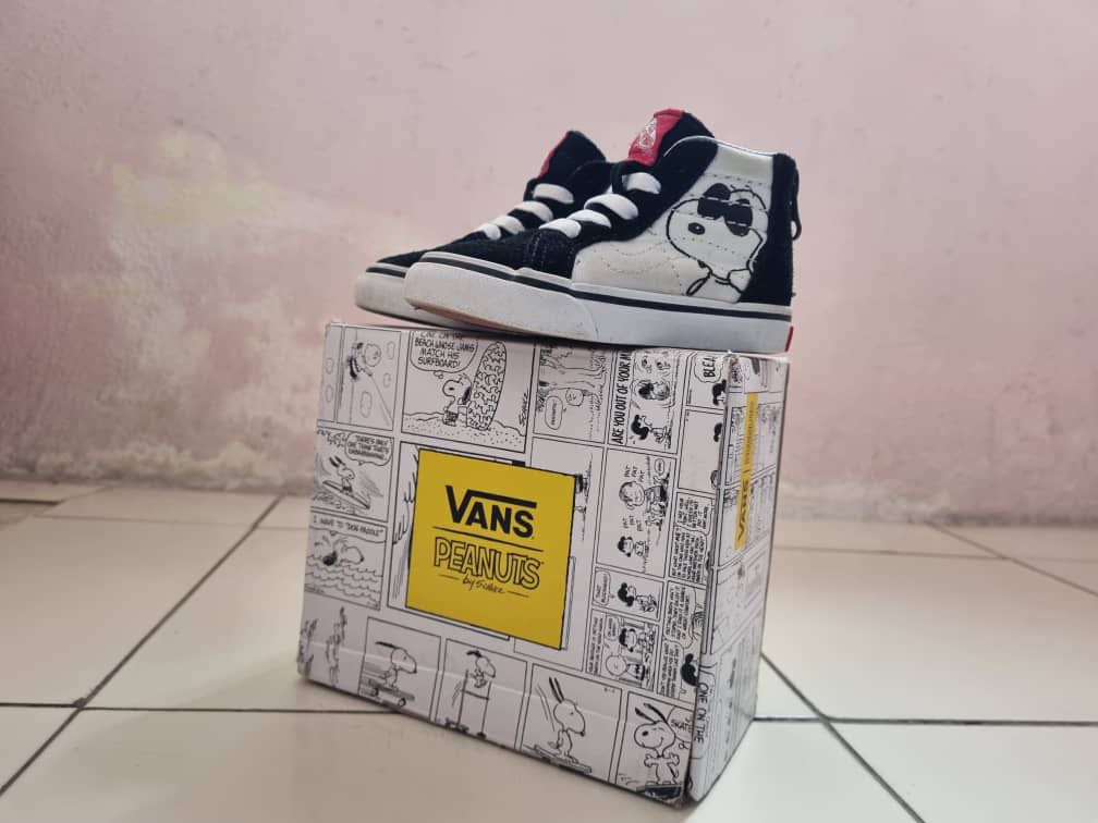 vans peanuts by schulz