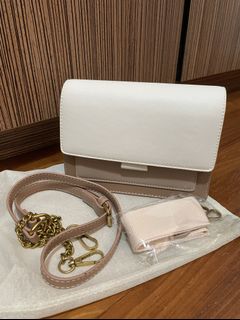 (Category: ) located in . Submitted by popish.sg (Listing ID 1098800683, Image 1). Description: .