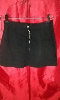 XS-SMALL Black Mini Skirt