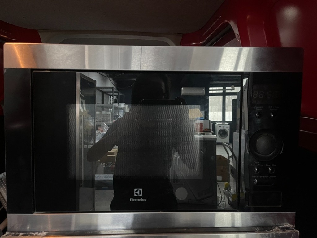 2 in 1 Microwave Oven Electrolux EMS2540X, TV & Home Appliances