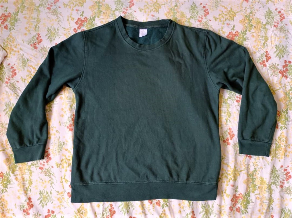Baju sweatshirt 2025