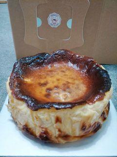 Basque Burnt Cheesecake (7 inches)