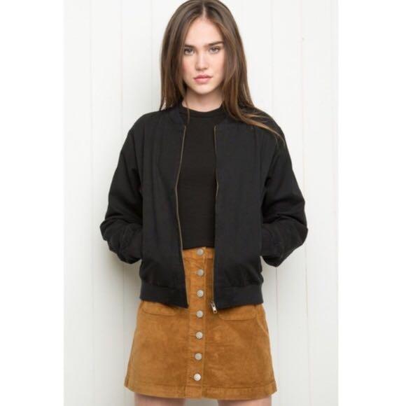 Brandy melville 2025 black bomber jacket