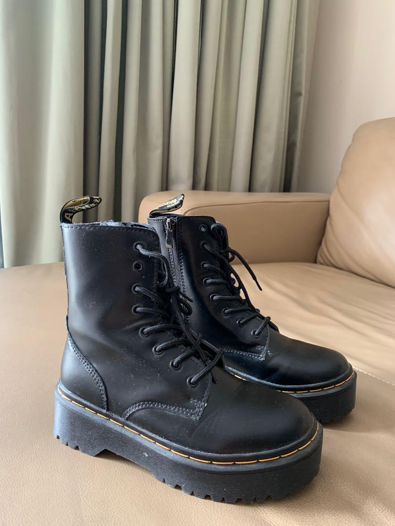 Dr Martens Boots Women s Fashion Footwear Boots on Carousell