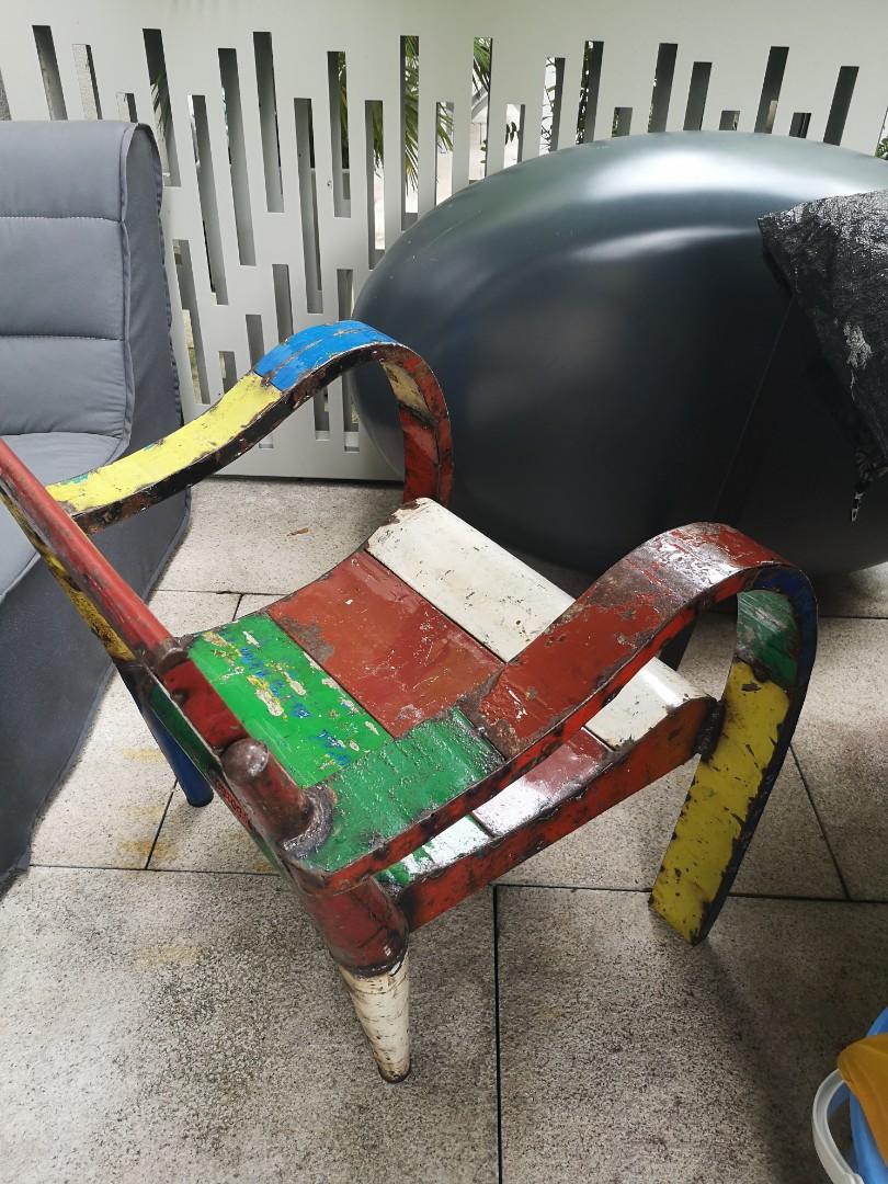Eeieeio table and chairs shop