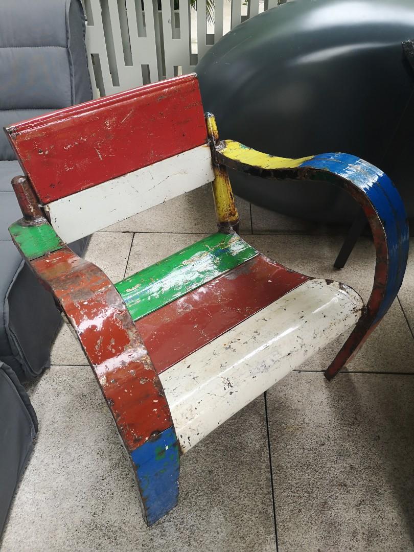 Eeieeio table and chairs 2025
