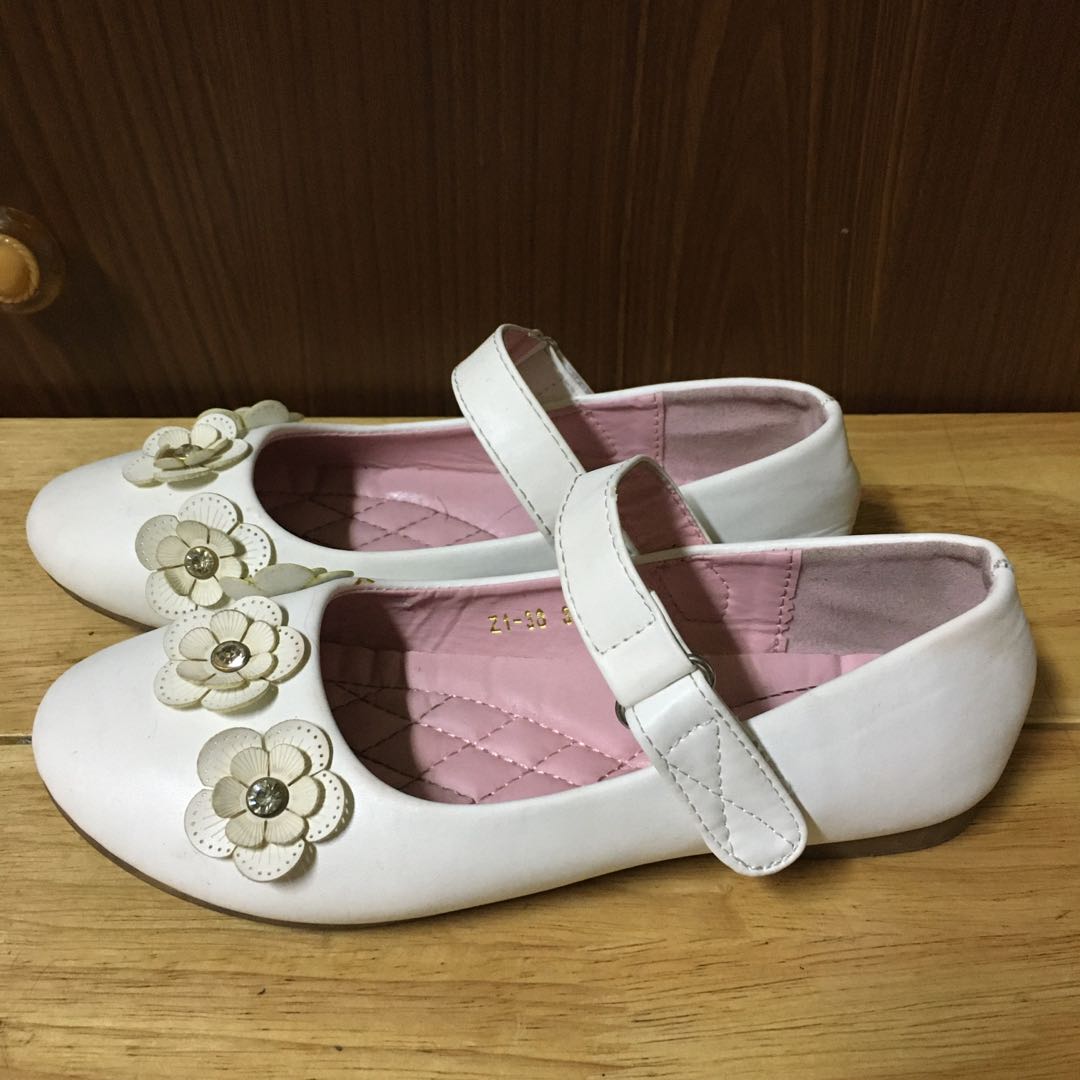 Follie Sandals, Babies & Kids, Babies & Kids Fashion on Carousell